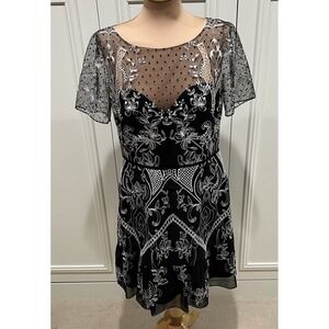Marchesa Notte Women's Black‎ & White Embroidered Dress Size 14 Party Cocktail